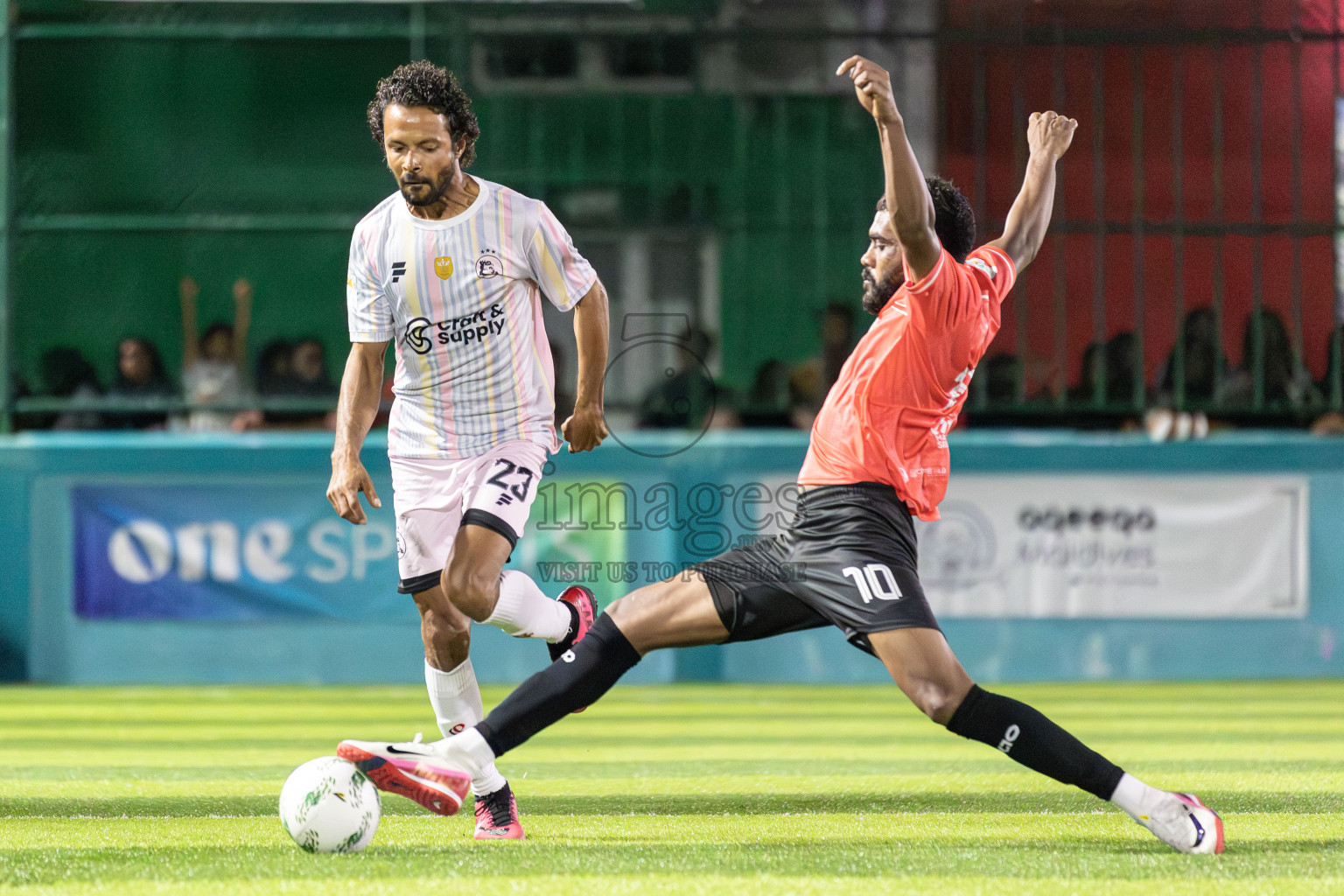 Ifhaams vs J Kovi Goani in Day 1 of Laamehi Dhiggaru Ekuveri Futsal Challenge 2025 was held on Thursday, 24th July 2025, at Dhiggaru Futsal Ground, Dhiggaru, Maldives Photos: Areef Adam / images.mv