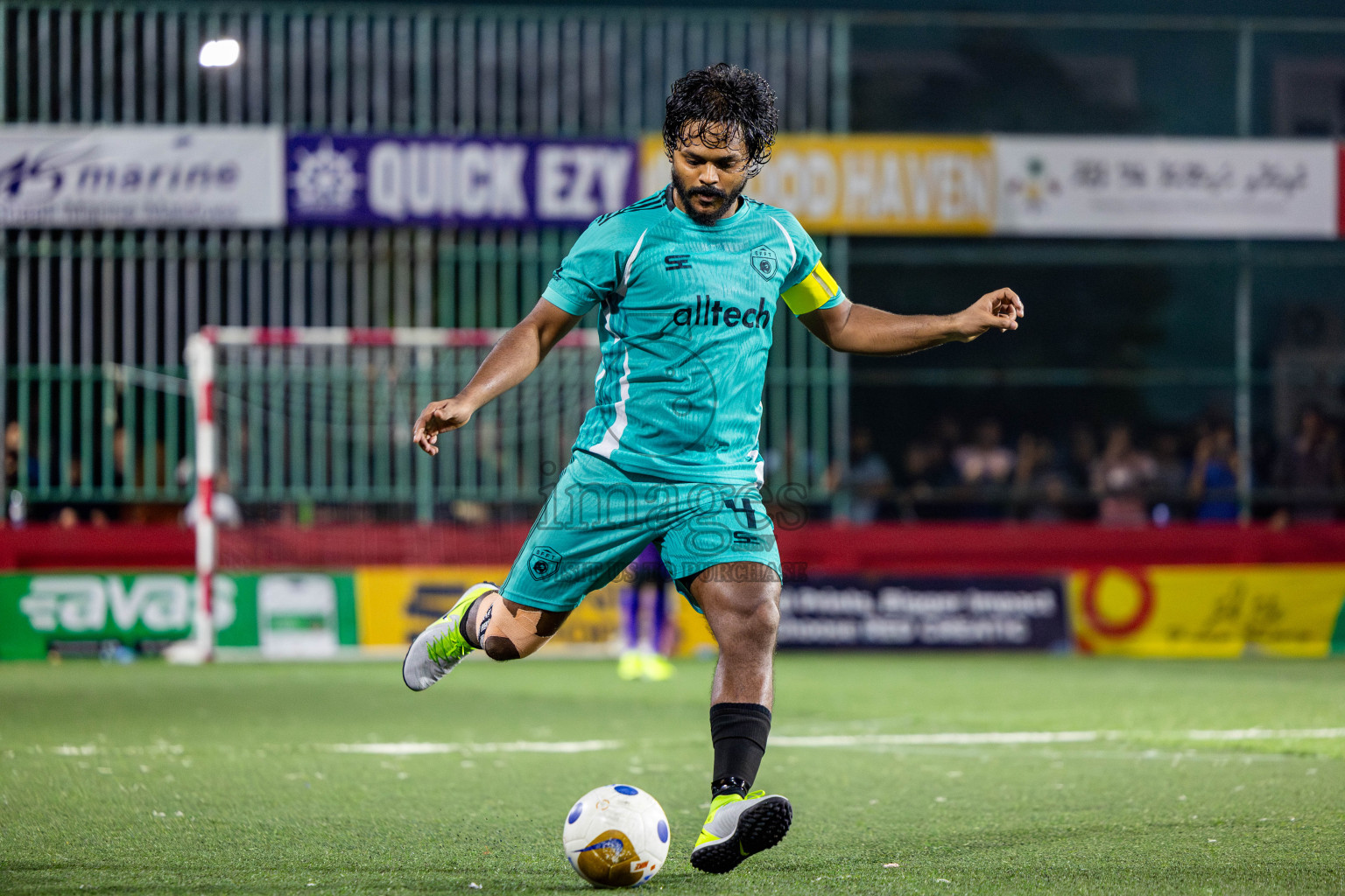 S Feydhoo vs S Hithadhoo in Seenu Atoll Final in Day 24 of Golden Futsal Challenge 2025 was held on Tuesday , 28th January 2025, in Hulhumale', Maldives. Photos: Nausham Waheed / images.mv