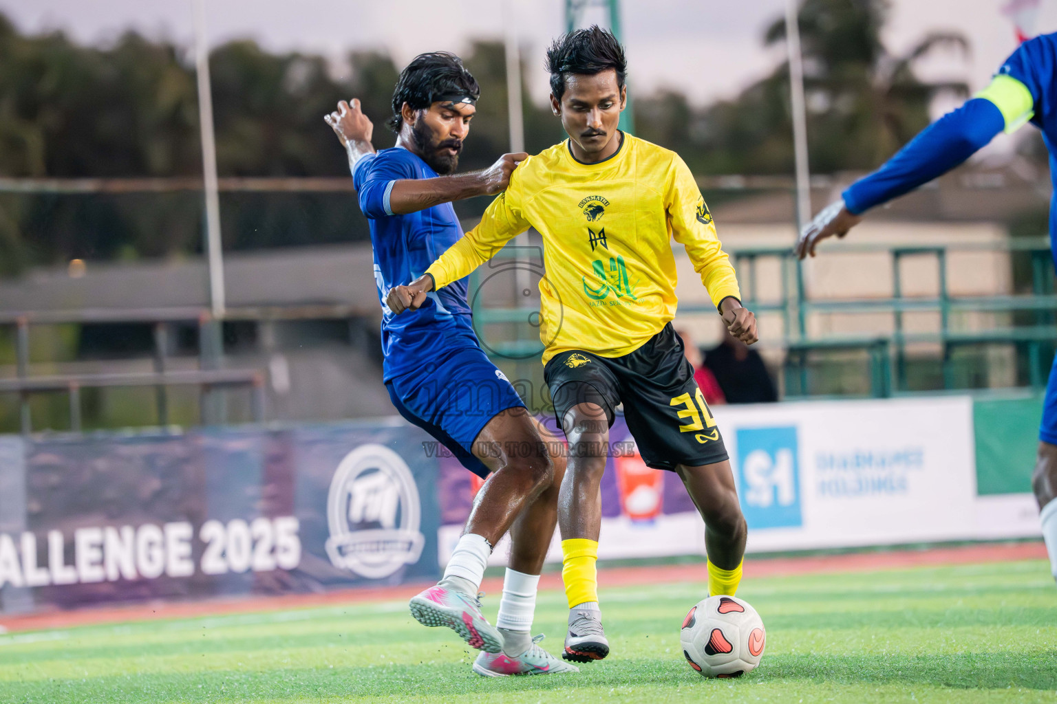 Kanmathi SC VS Laamu Blues in Day 1 - Fonadhoo Youth Futsal Challenge 2025 was held in Fonadhoo Futsal Stadium, L. Fonadhoo, Maldives on Sunday, 26th October 2025 Photos: Arif Rasheed / images.mv
