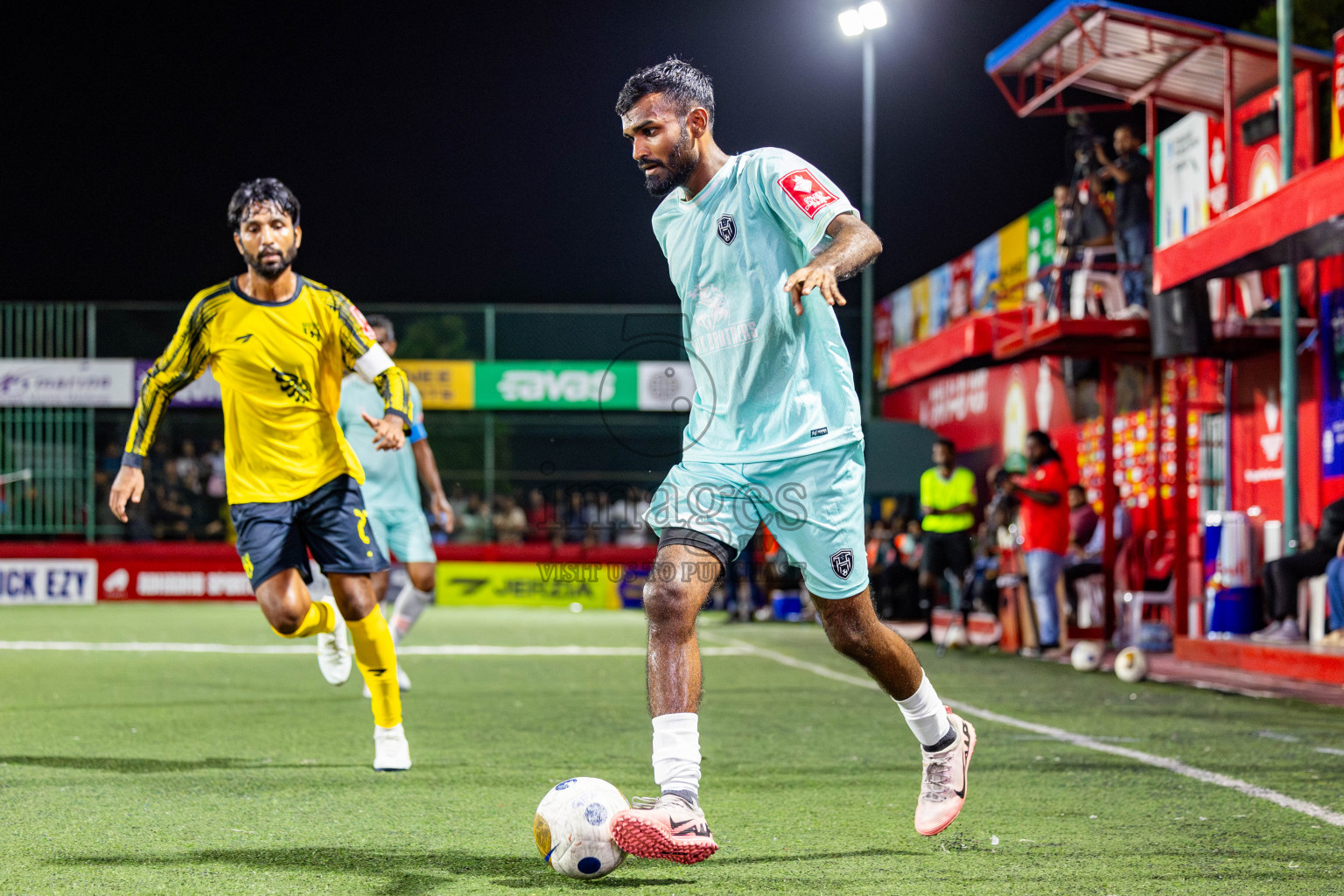 Lh Hinnavaru vs Lh Naifaru in Day 15 of Golden Futsal Challenge 2025 was held on Sunday, 19th January 2025, in Hulhumale', Maldives. Photos: Nausham Waheed / images.mv