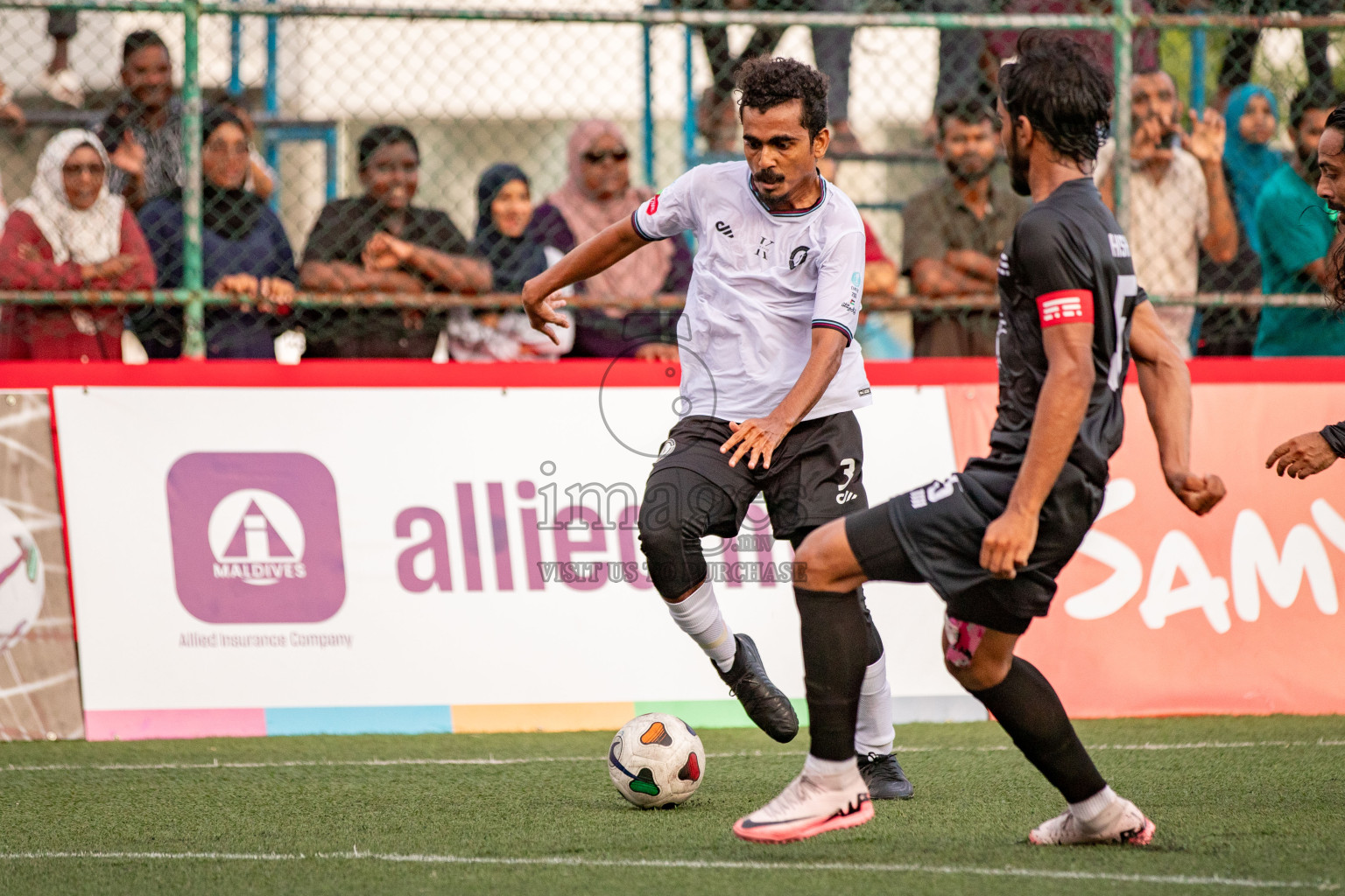 TRADENET VS KULHIVARU VUZARA CLUB in Club Maldives Classic 2024 held in Rehendi Futsal Ground, Hulhumale', Maldives on Friday, 6th September 2024. 
Photos: Hassan Simah / images.mv