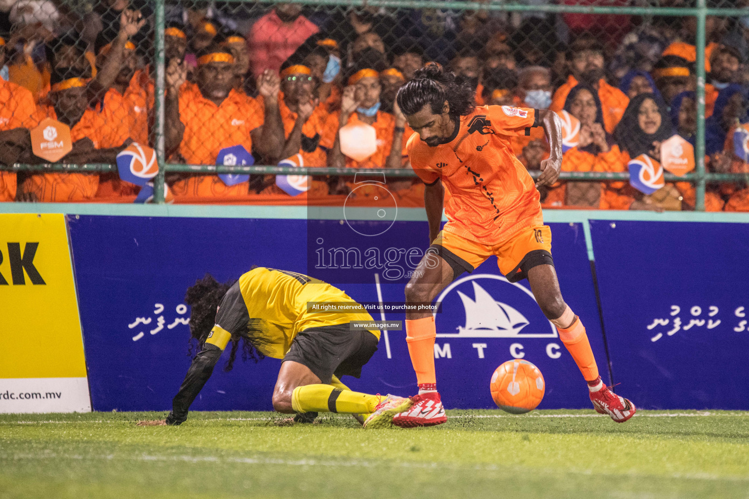 RRC Vs FSM in the Semi Finals of Club Maldives 2021 held in Hulhumale, Maldives on 19 December 2021. Photos: Nausham Waheed / images.mv