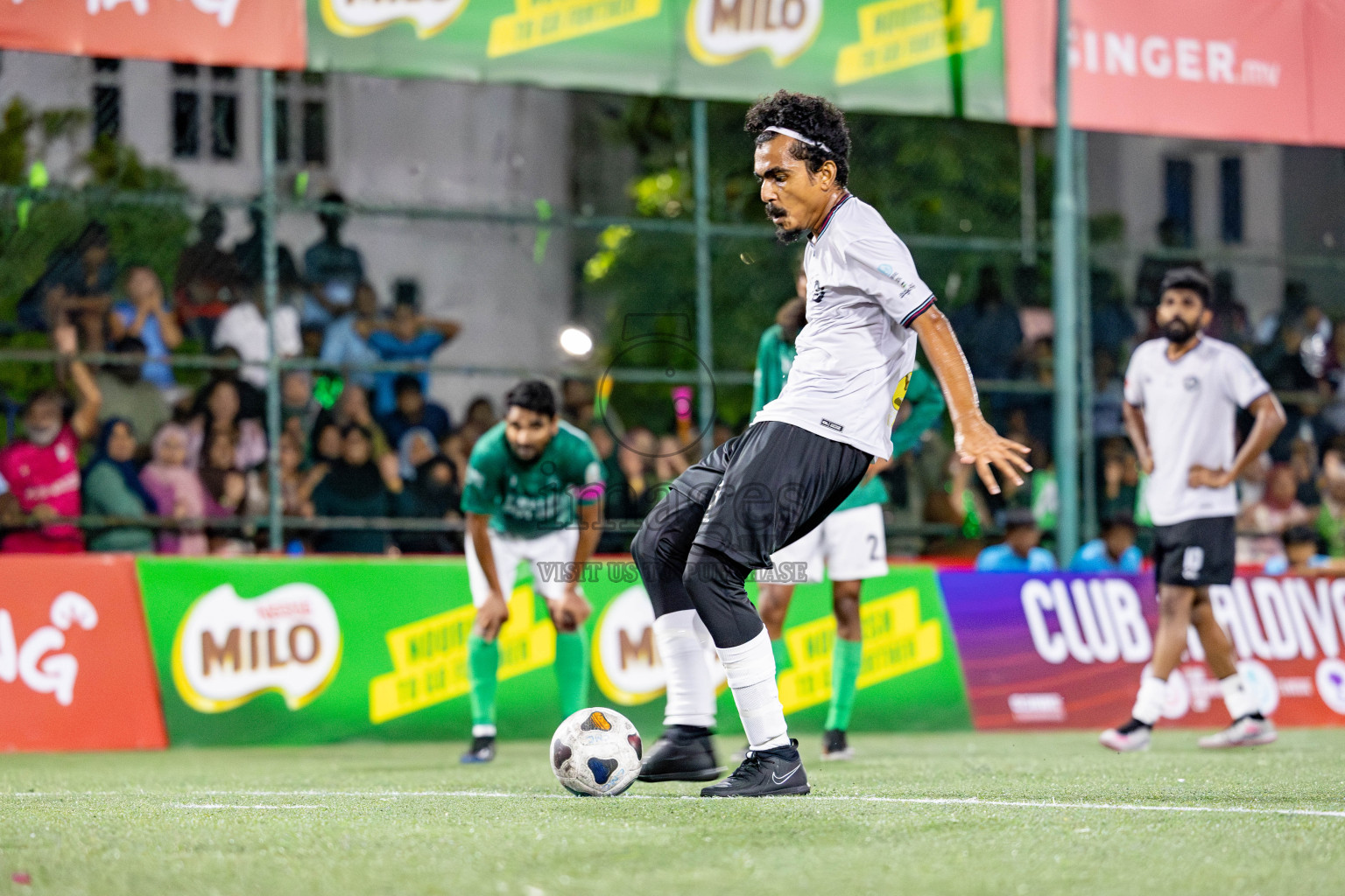 TEAM BADHAHI vs KULHIVARU VUZARA CLUB in the Semi-finals of Club Maldives Classic 2024 held in Rehendi Futsal Ground, Hulhumale', Maldives on Tuesday, 19th September 2024. 
Photos: Ismail Thoriq / images.mv