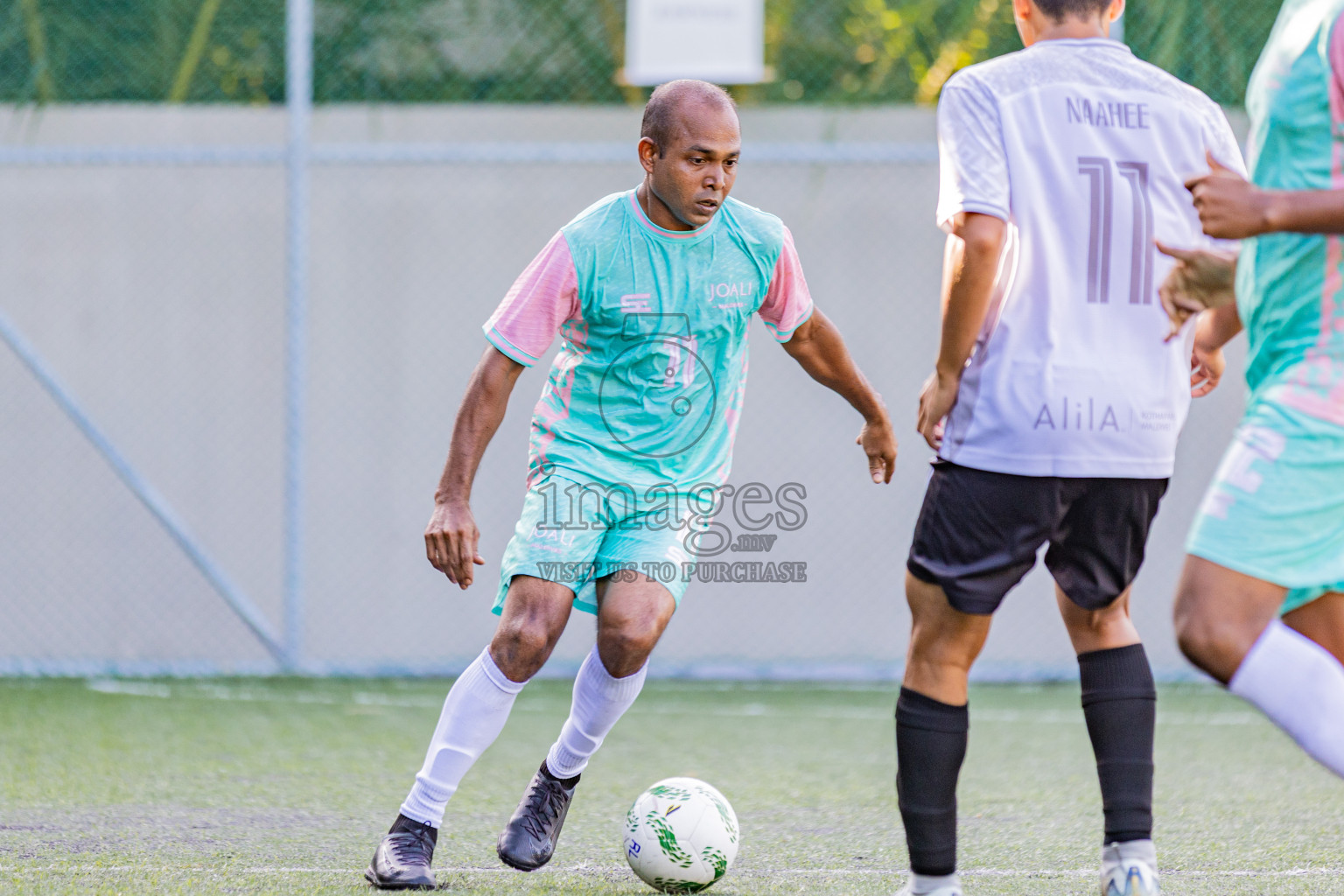 Resort League 2025 Raa Zone - Day 1
Joali vs Kothaifaru in Resort League 2025 (Raa Zone) was held on Friday, 15th august 2025 in JOALI Maldives Resort, Raa Atoll, Maldives. Photos: Areef Adam / images.mv