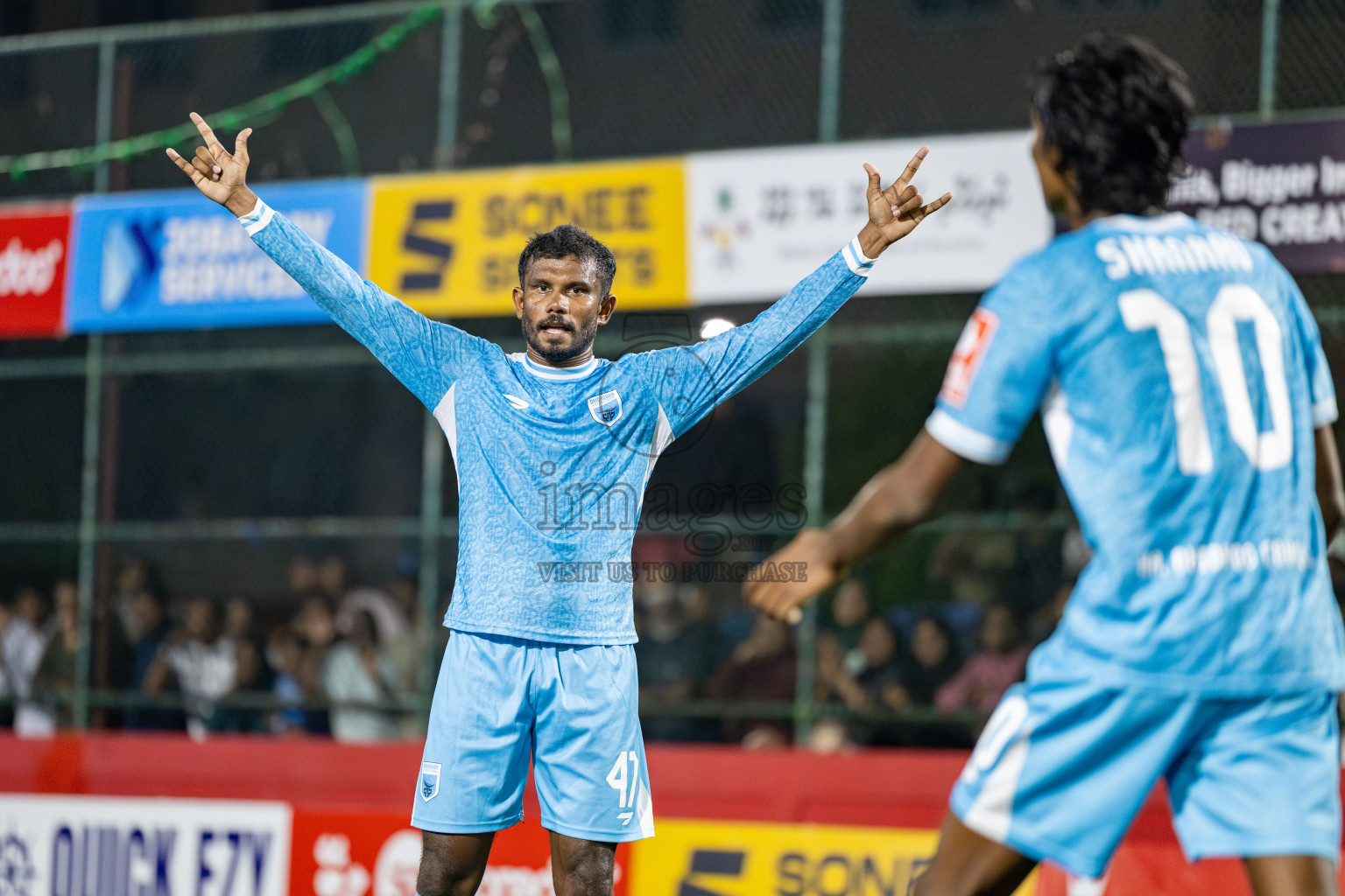 HA Ihavandhoo vs HA Dhidhdhoo in Day 13 of Golden Futsal Challenge 2025 was held on Friday, 17th January 2025, in Hulhumale', Maldives 
Photos: Hassan Simah / images.mv