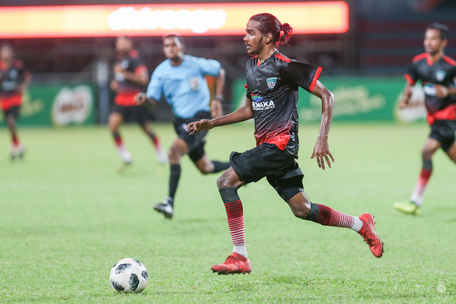 Dhiraagu Dhivehi Premier League 2018Fehendhoo vs Foakaidhoo, Male' Maldives, Thursday, September 27, 2018 (Images.mv Photo/Suadh Abdul Sattar)