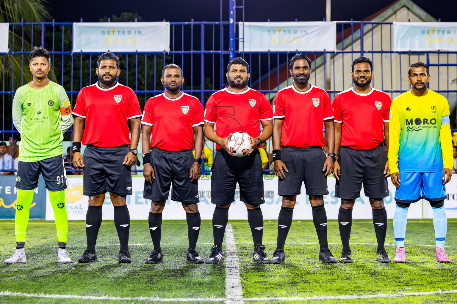 Fehendhoo vs Kihaadhoo in Day 5 of Better in Baa Futsal Fiesta 2025 Men's division held in B. Eydhafushi, Maldives on Sunday, 9th November 2025. Photos: Nausham Waheed / images.mv