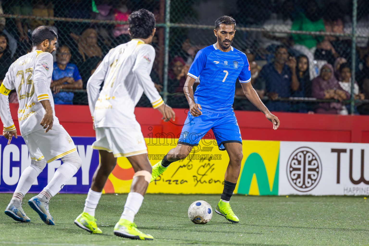 B Eydhafushi vs Lh Kurendhoo in Zone Round on Day 31 of Golden Futsal Challenge 2025 was held on Tuesday, 4th February 2025, in Hulhumale', Maldives.
Photos: Ismail Thoriq / images.mv
