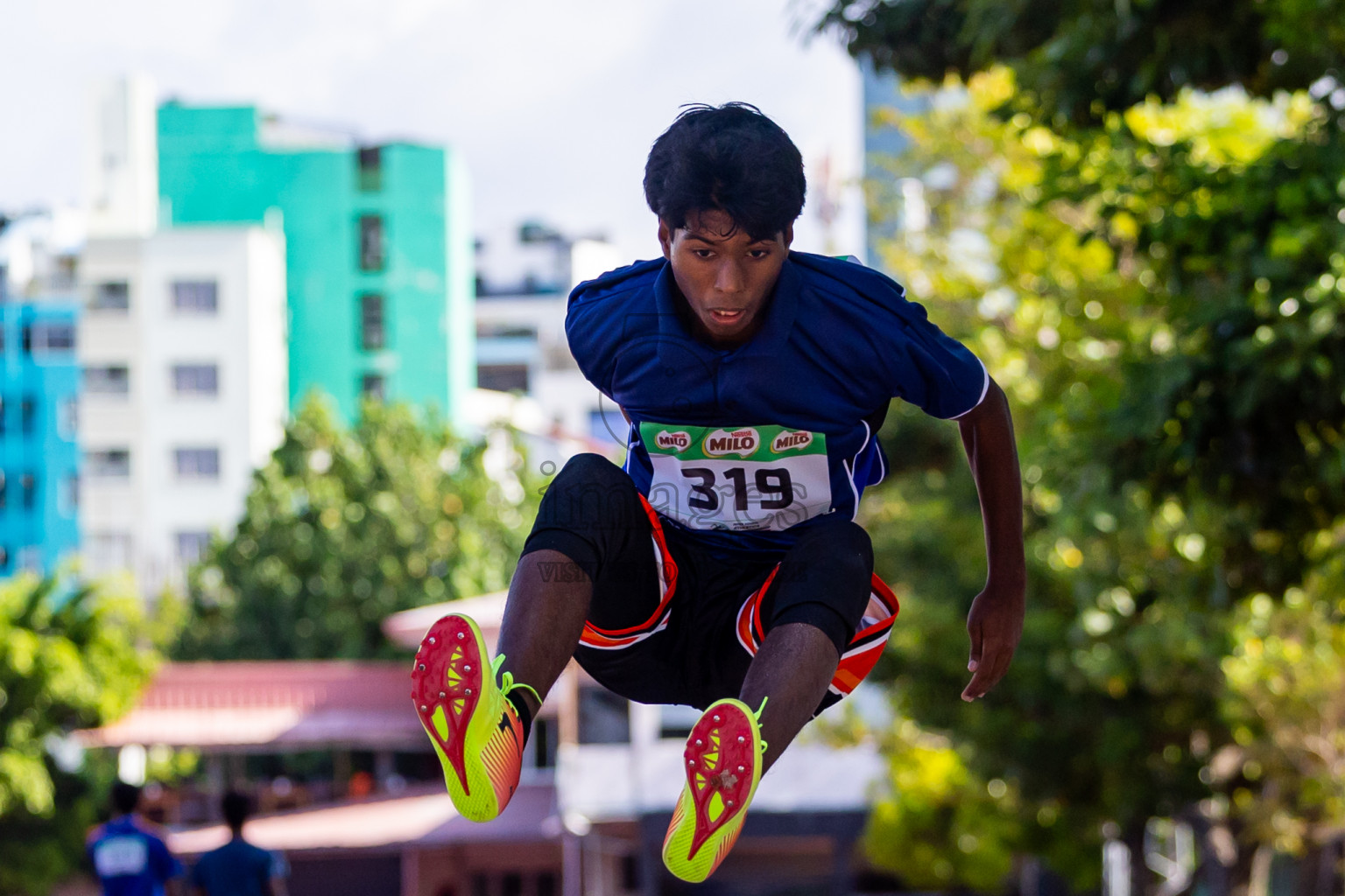 Day 2 of Inter-school Athletics Championship 2025 held in Ekuveni Synthetic Track, Male', Maldives on Tuesday, 07th October 2025. Photos by: Nausham Waheed / Images.mv