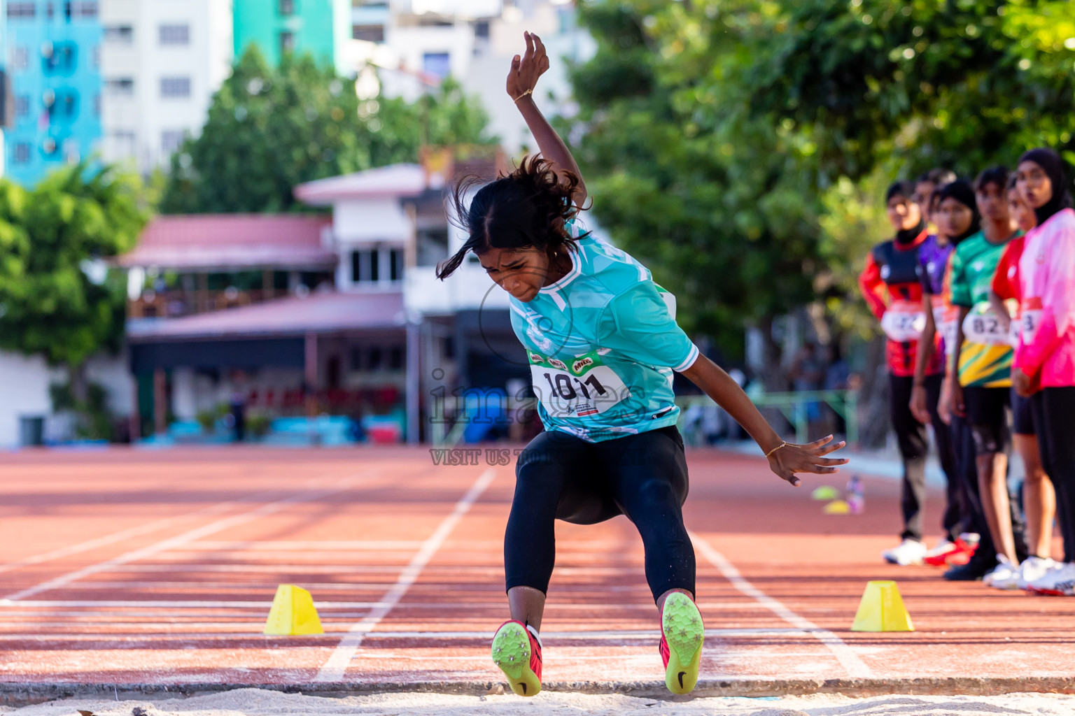 Day 2 of Inter-school Athletics Championship 2025 held in Ekuveni Synthetic Track, Male', Maldives on Tuesday, 07th October 2025. Photos by: Nausham Waheed / Images.mv