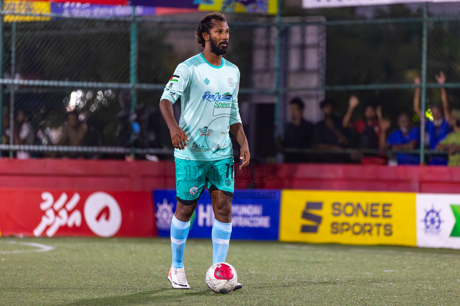 AA Thoddoo vs AA Mathiveri in Day 15 of Golden Futsal Challenge 2024 was held on Monday, 29th January 2024, in Hulhumale', Maldives
Photos: Ismail Thoriq / images.mv