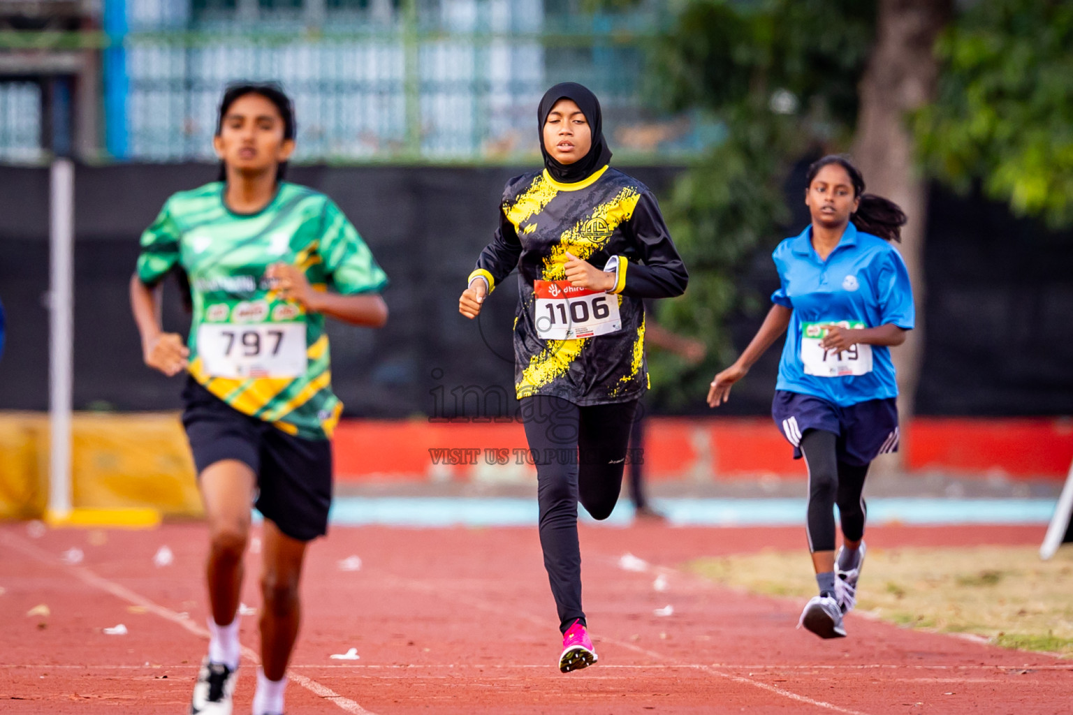 Day 3 of Inter-school Athletics Championship 2025 held in Ekuveni Synthetic Track, Male', Maldives on Wednesday, 08th October 2025. Photos by: Nausham Waheed / Images.mv