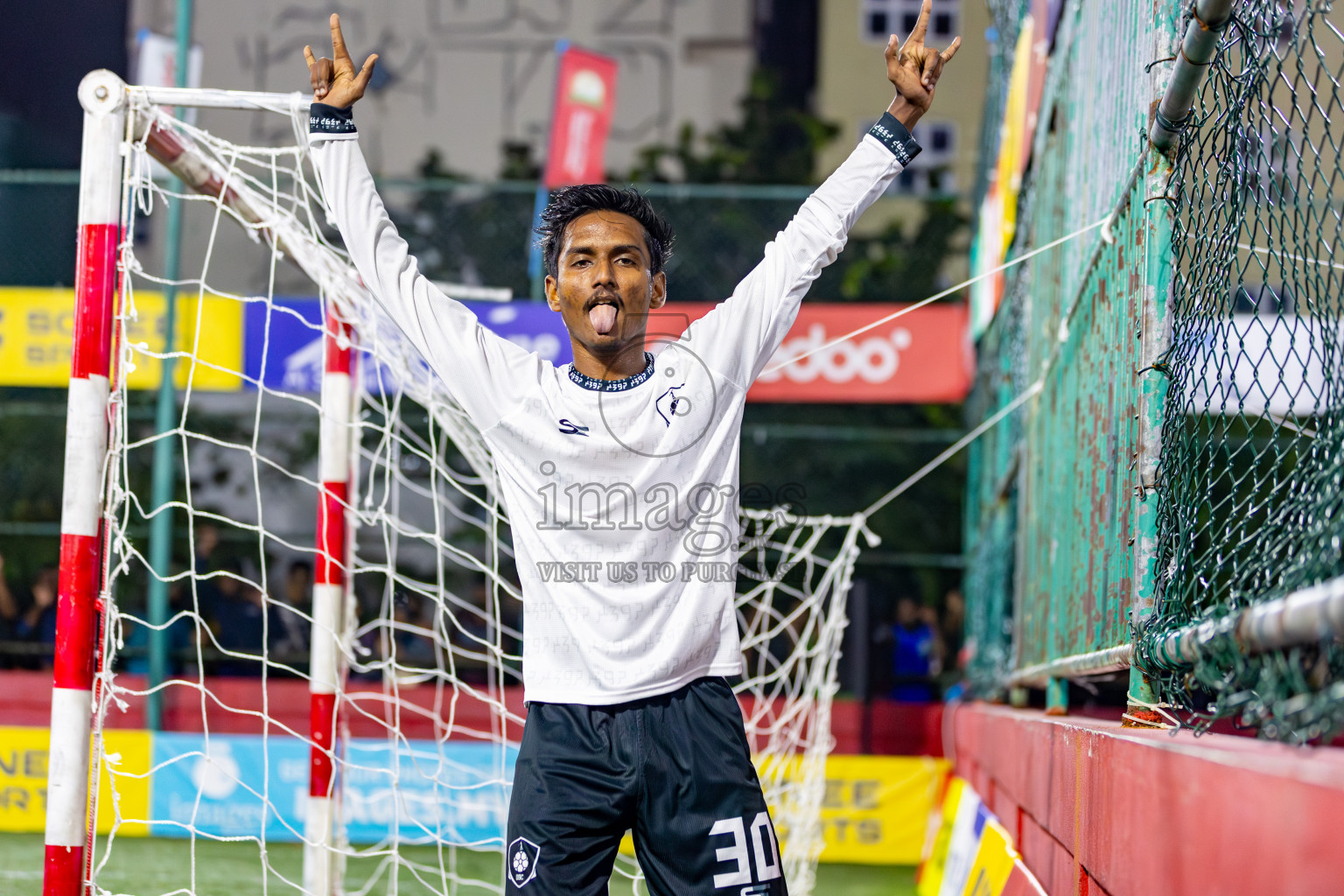 R. Dhuvaafaru VS Sh. Feydhoo on Day 33 of Golden Futsal Challenge 2024, held on Sunday, 18th February 2024, in Hulhumale', Maldives Photos: Hassan Simah / images.mv