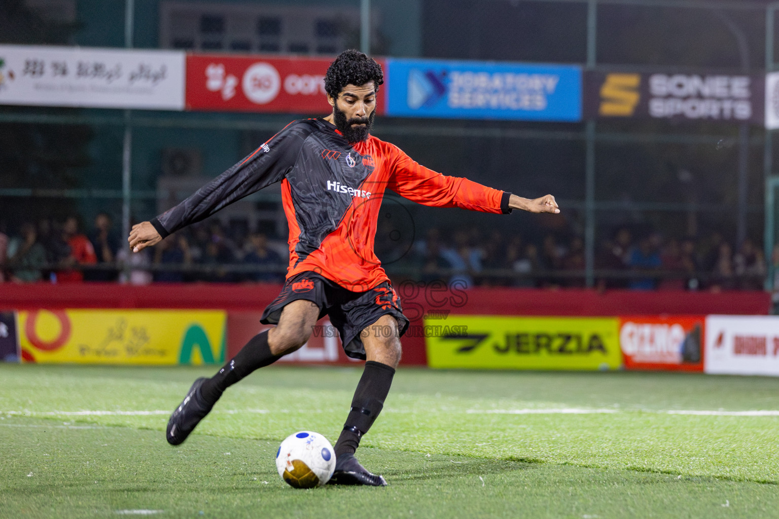 M Dhiggaru vs M Mulak in Day 12 of Golden Futsal Challenge 2025 was held on Thursday, 16th January 2025, in Hulhumale', Maldives.
Photos: Hassan Simah / images.mv