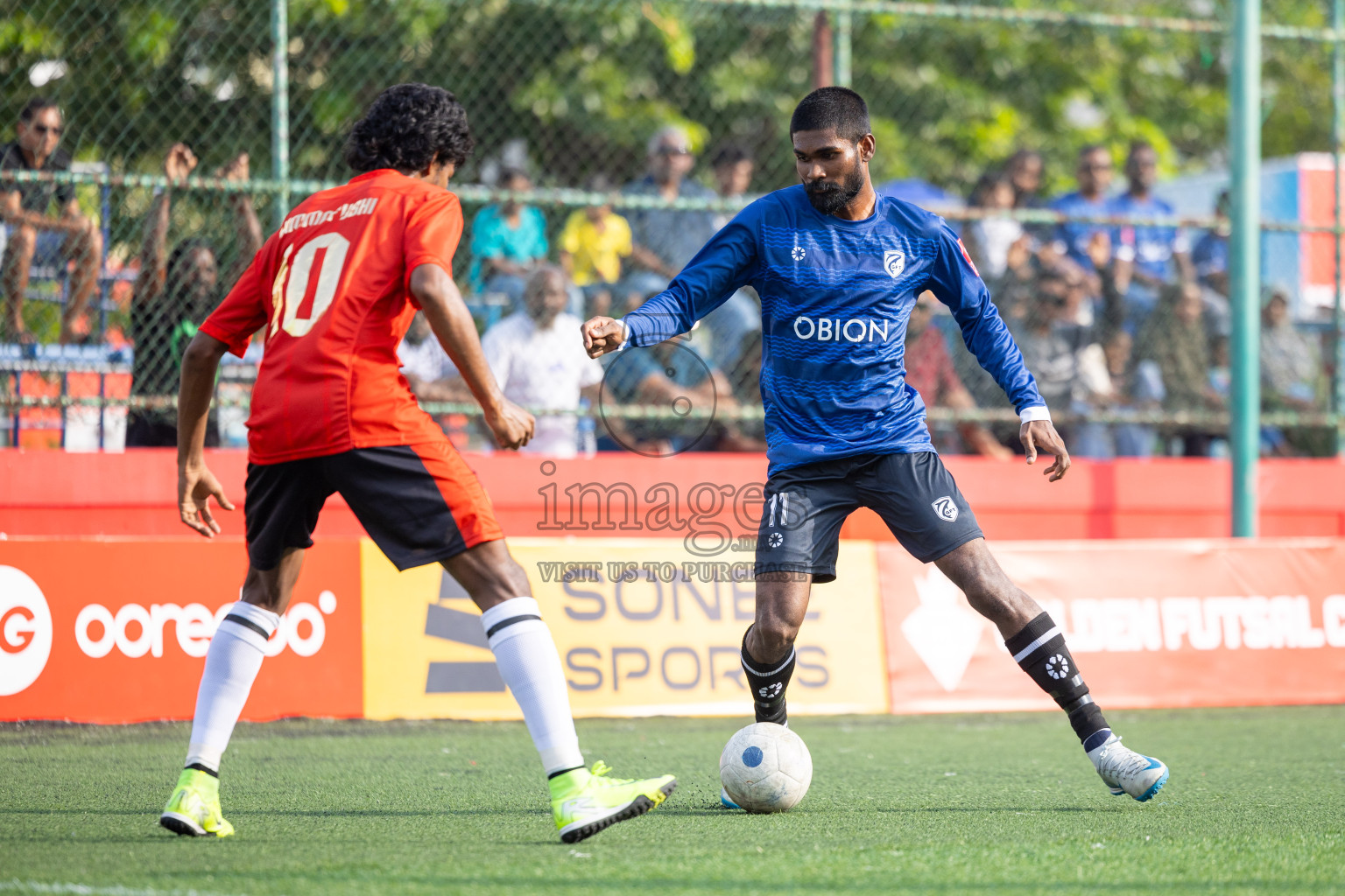 K Gaafaru vs K Himmafushi in Day 15 of Golden Futsal Challenge 2025 was held on Sunday, 19th January 2025, in Hulhumale', Maldives. Photos: Mohamed Mahfooz Moosa / images.mv