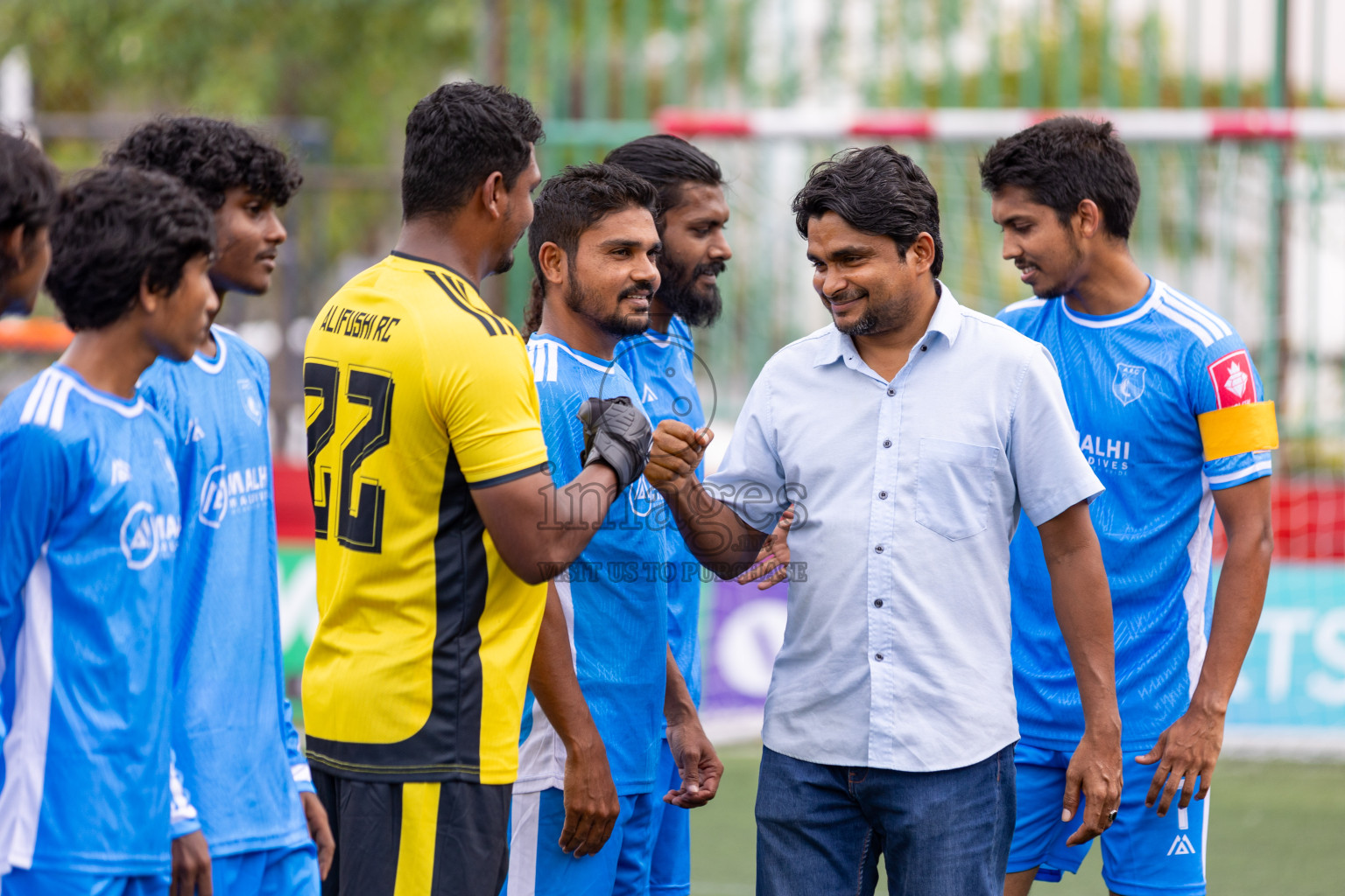 R Maduvvari VS R Alifushi in Day 6 of Golden Futsal Challenge 2025 on Friday, 6th January 2025, in Hulhumale', Maldives 
Photos: Hassan Simah / images.mv