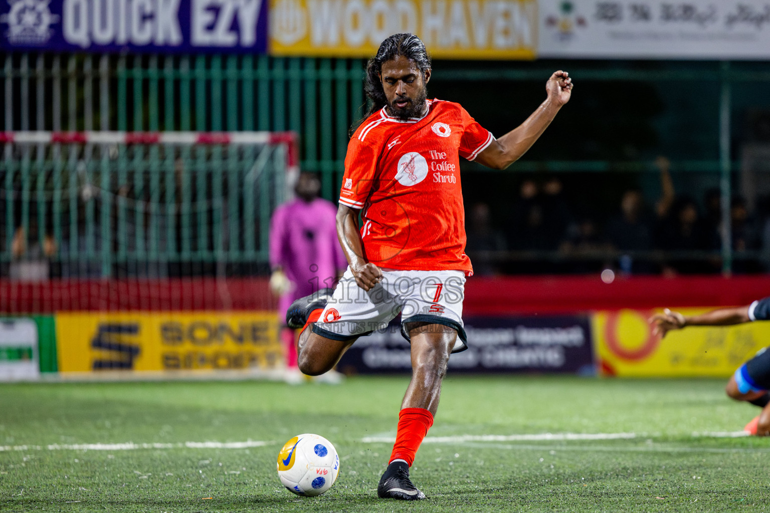 Th Kandoodhoo vs Th Gaadhiffushi in Day 10 of Golden Futsal Challenge 2025 was held on Tuesday, 14th January 2025, in Hulhumale', Maldives Photos: Nausham Waheed / images.mv