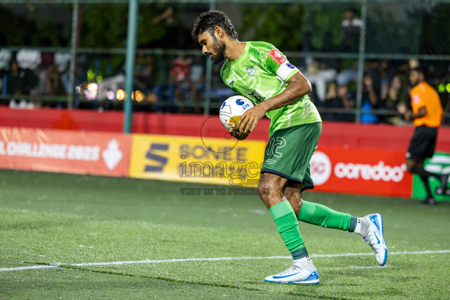 F Bilehdhoo VS F Feeali in Day 21 of Golden Futsal Challenge 2025 was held on Saturday, 25 January 2025, in Hulhumale', Maldives. 
Photos: Hassan Simah / images.mv
