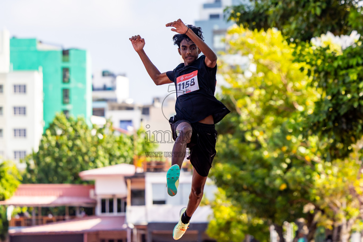 Day 3 of Inter-school Athletics Championship 2025 held in Ekuveni Synthetic Track, Male', Maldives on Wednesday, 08th October 2025. Photos by: Nausham Waheed / Images.mv