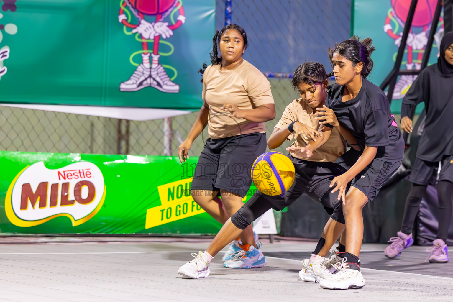 Final Day of MILO Ramadan 3x3 Challenge 2024 was held in Ekuveni Outdoor Basketball Court at Male', Maldives on Tuesday, 19th March 2024.
Photos: Ismail Thoriq / images.mv