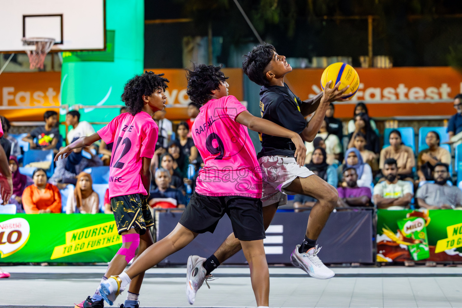 Day 7 of MILO Ramadan 3x3 Challenge 2024 was held in Ekuveni Outdoor Basketball Court at Male', Maldives on Monday, 18th March 2024.
Photos: Mohamed Mahfooz Moosa / images.mv