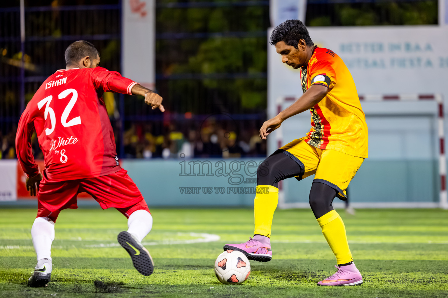 Eydhafushi vs Thulhaadhoo in Semi Finals of Better in Baa Futsal Fiesta 2025 Men's division held in B. Eydhafushi, Maldives on Saturday, 15th November 2025. Photos: Nausham Waheed / images.mv