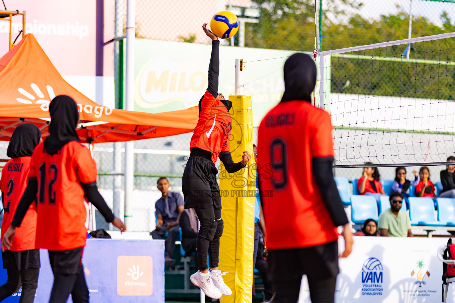 Villigili Z. Jamihyya vs Raajje Volley Club in Semi Finals of Milo National Junior Volleyball Championship 2025 Day 5 was held on Friday, 28th November 2025 at Ekuveni Turf Court Male', Maldives. Photos: Areef Adam / images.mv