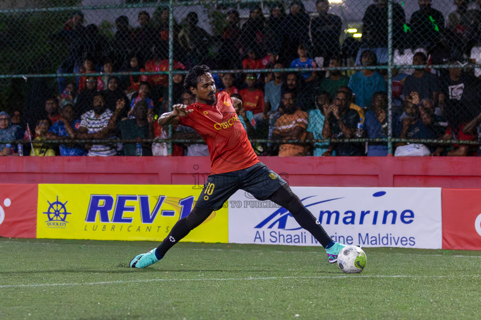 H.Dh Naivaadhoo vs H.Dh Kulhudhuffushi in Day 6 of Golden Futsal Challenge 2024 was held on Saturday, 20th January 2024, in Hulhumale', Maldives Photos: Mohamed Mahfooz Moosa / images.mv