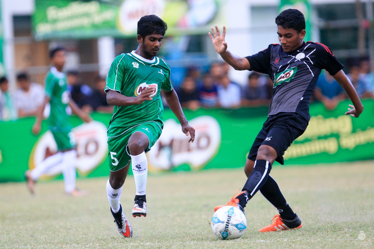 Dhaalu Atoll Education Center vs Ahmadiyya International School in Interschool Football Under 16 tournament in Male', Maldives, Friday, April. 01, 2016.(Images.mv Photo/ Hussain Sinan).