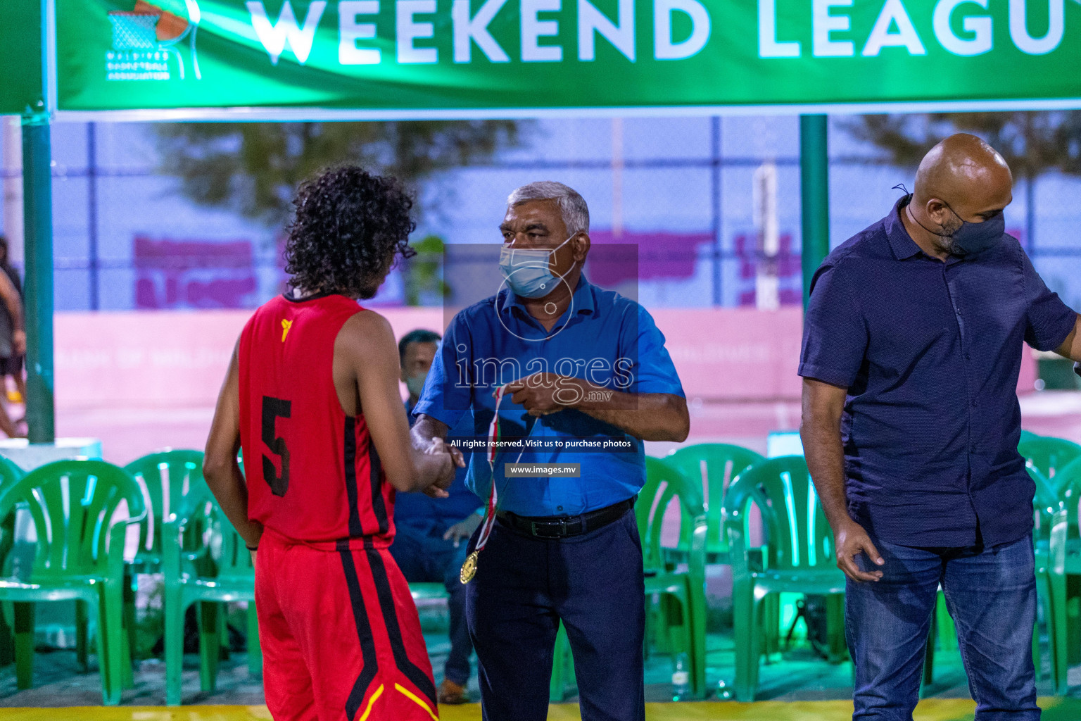 Finals of Weekend League 2021 was held on Monday, 6th December 2021, at Ekuveni Outdoor Basketball court Photos: Ismail Thoriq / images.mv