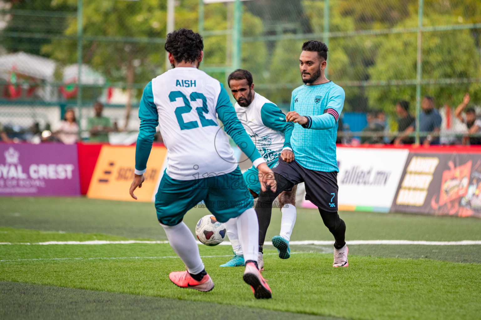 CLUB NDA vs HES CLUB in Club Maldives Classic 2024 held in Rehendi Futsal Ground, Hulhumale', Maldives on Friday, 6th September 2024. 
Photos: Hassan Simah / images.mv