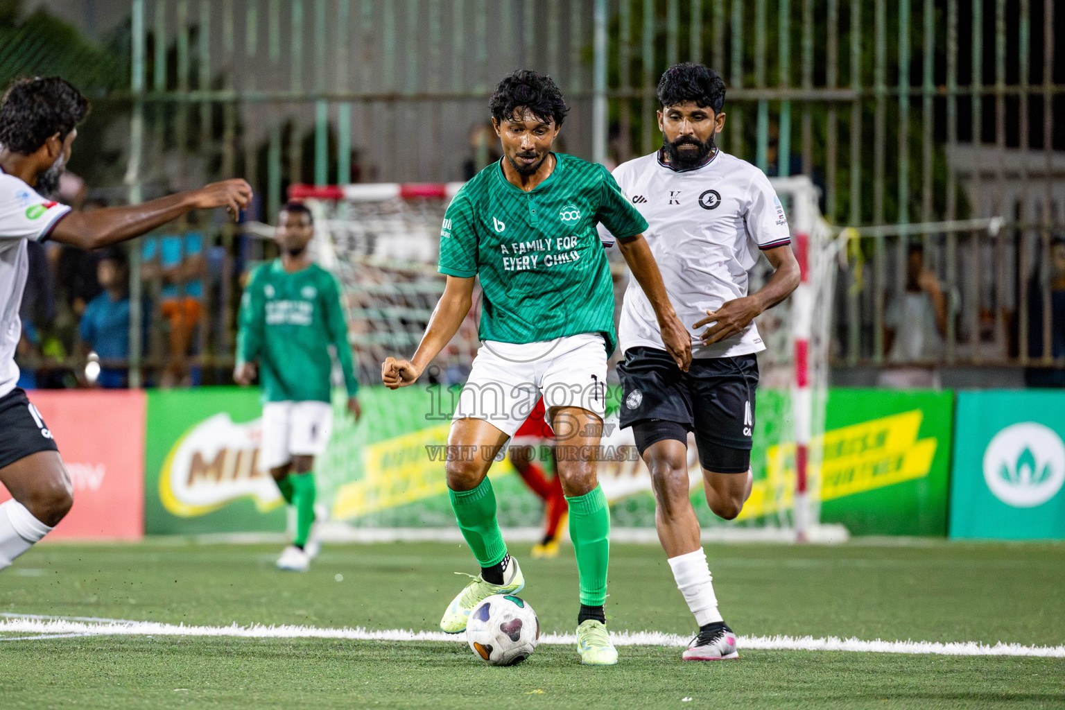 TEAM BADHAHI vs KULHIVARU VUZARA CLUB in the Semi-finals of Club Maldives Classic 2024 held in Rehendi Futsal Ground, Hulhumale', Maldives on Tuesday, 19th September 2024. 
Photos: Ismail Thoriq / images.mv