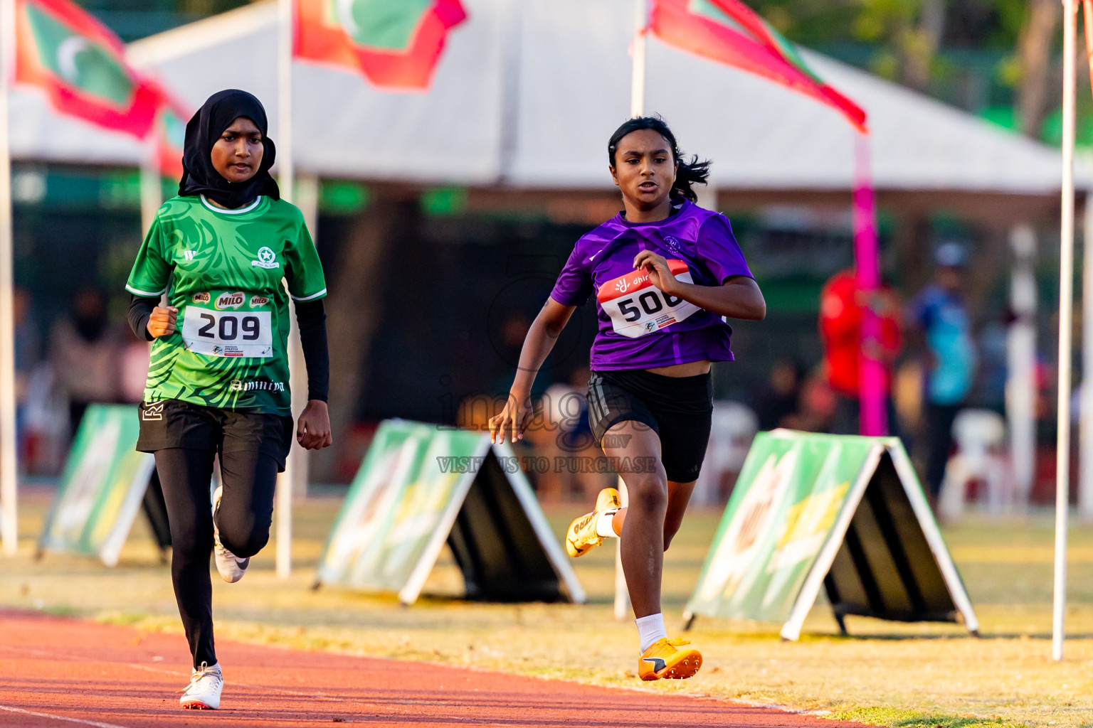 Day 2 of Inter-school Athletics Championship 2025 held in Ekuveni Synthetic Track, Male', Maldives on Tuesday, 07th October 2025. Photos by: Nausham Waheed / Images.mv