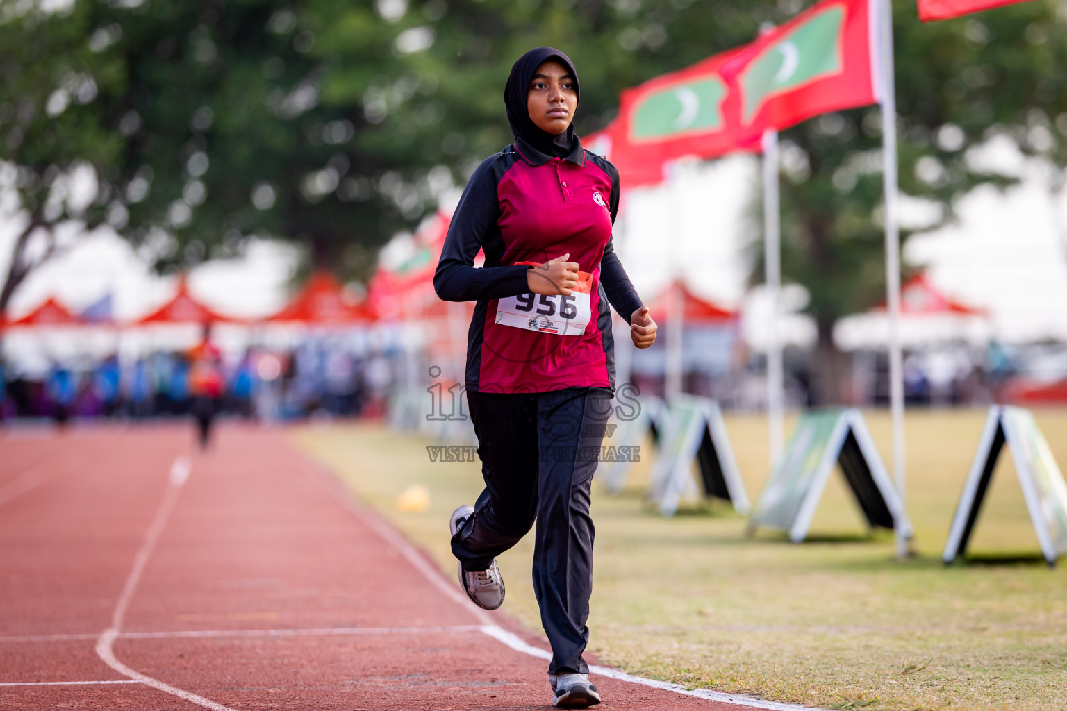 Day 3 of Inter-school Athletics Championship 2025 held in Ekuveni Synthetic Track, Male', Maldives on Wednesday, 08th October 2025. Photos by: Nausham Waheed / Images.mv