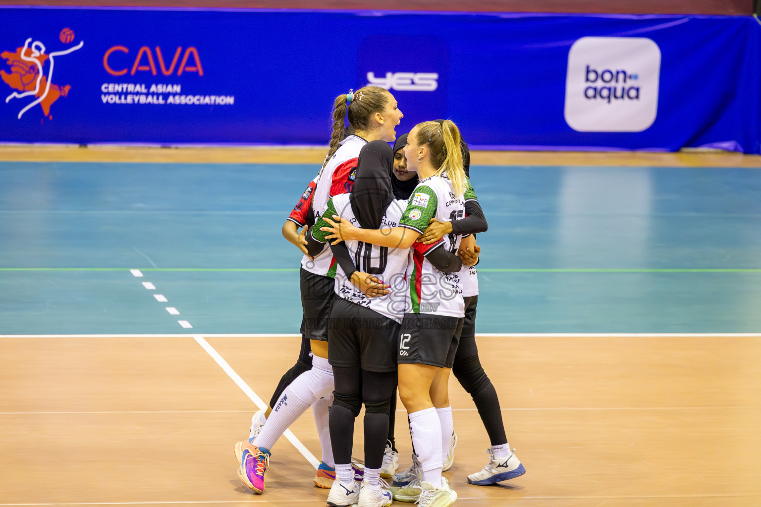 Club WAMCO vs Huraa Community Club in Day 1 of National Volleyball League 2025 - Women's Division held in Male', Maldives on Saturday, 19th April 2025 at Social Center Indoor Hall Photos By: Ismail Thoriq / images.mv