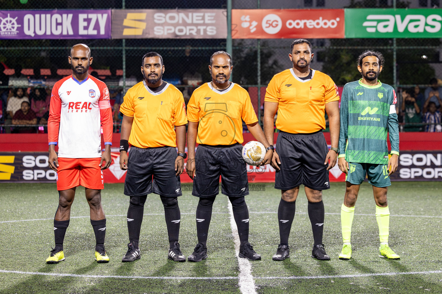 Th. Kinbidhoo VS Th. Dhiyamigili in Day 18 of Golden Futsal Challenge 2025 was held on Wednesday, 22nd January 2025, in Hulhumale', Maldives. Photos: Nausham Waheed / images.mv