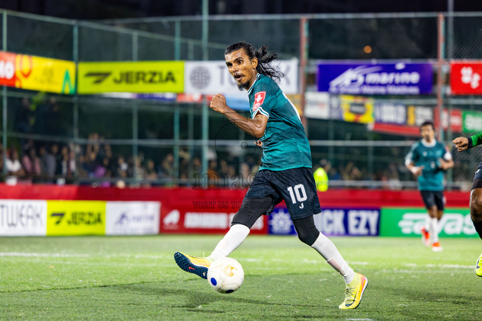 L Isdhoo VS L Maabaidhoo in Atoll Round Semi-Final on Day 22 of Golden Futsal Challenge 2025 was held on Sunday , 26th January 2025, in Hulhumale', Maldives. Photos: Nausham Waheed / images.mv