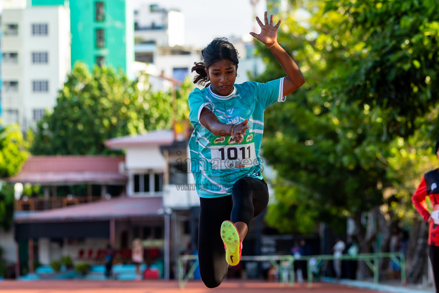 Day 2 of Inter-school Athletics Championship 2025 held in Ekuveni Synthetic Track, Male', Maldives on Tuesday, 07th October 2025. Photos by: Nausham Waheed / Images.mv