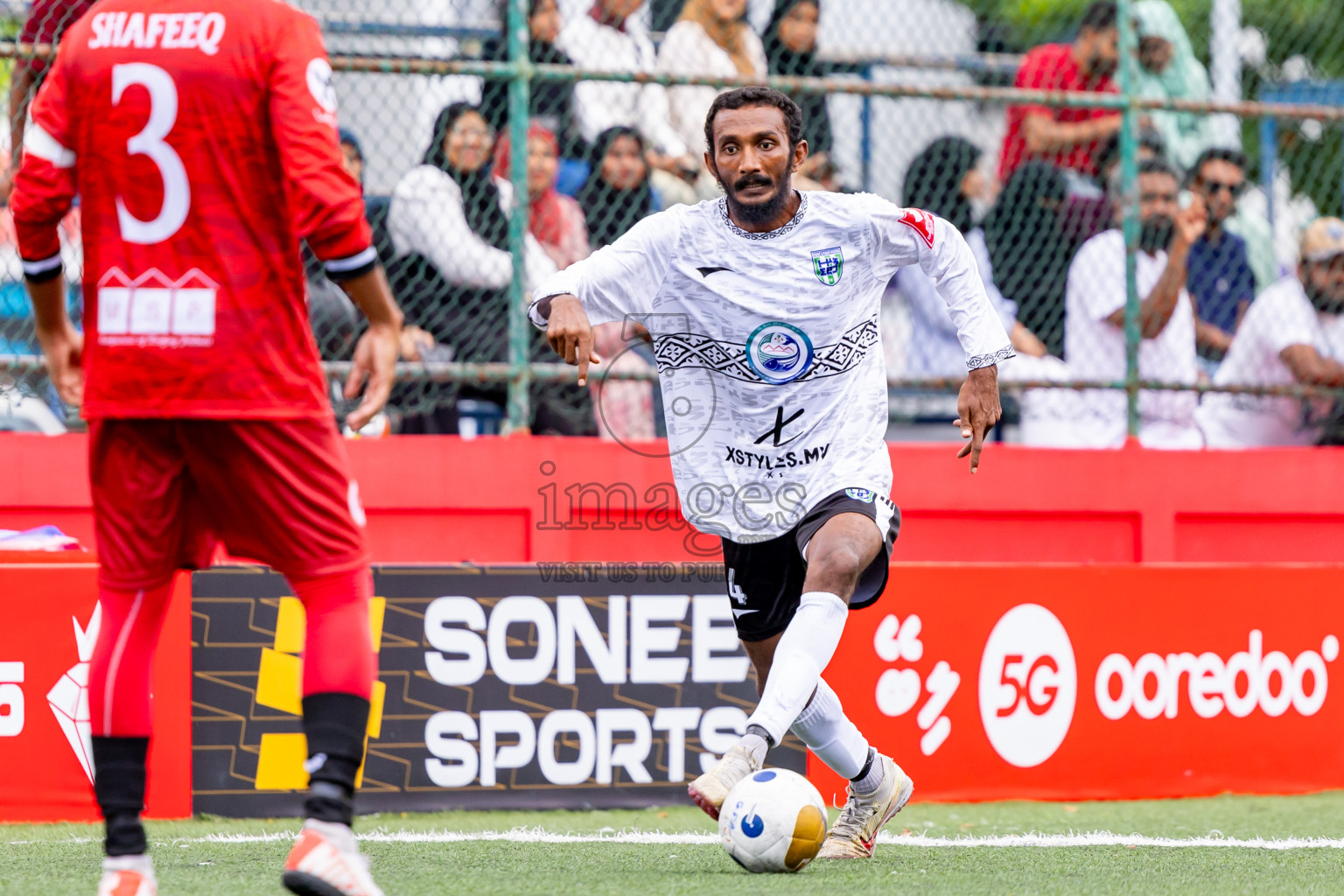 GDh Madaveli vs GDh Faresmaathodaa in Day 12 of Golden Futsal Challenge 2025 was held on Thursday, 16th January 2025, in Hulhumale', Maldives Photos: Nausham Waheed  / images.mv