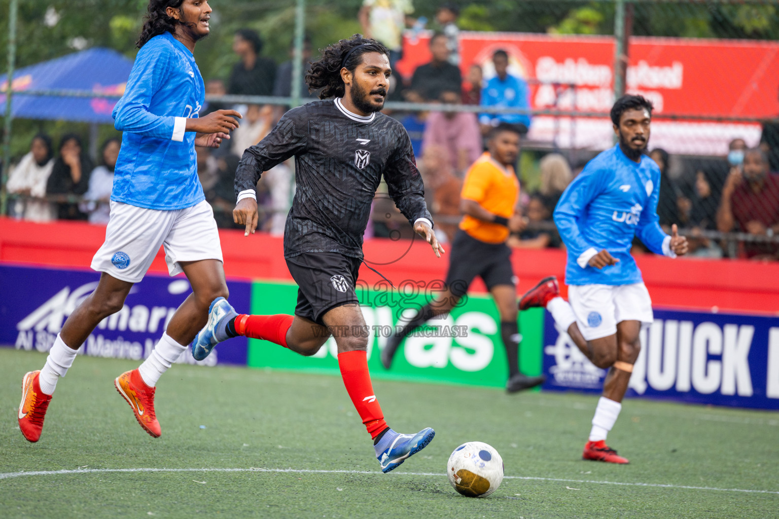 Dh Bandidhoo vs Dh Maaenboodhoo in Day 13 of Golden Futsal Challenge 2025 was held on Friday, 17th January 2025, in Hulhumale', Maldives Photos: Ismail Thoriq / images.mv