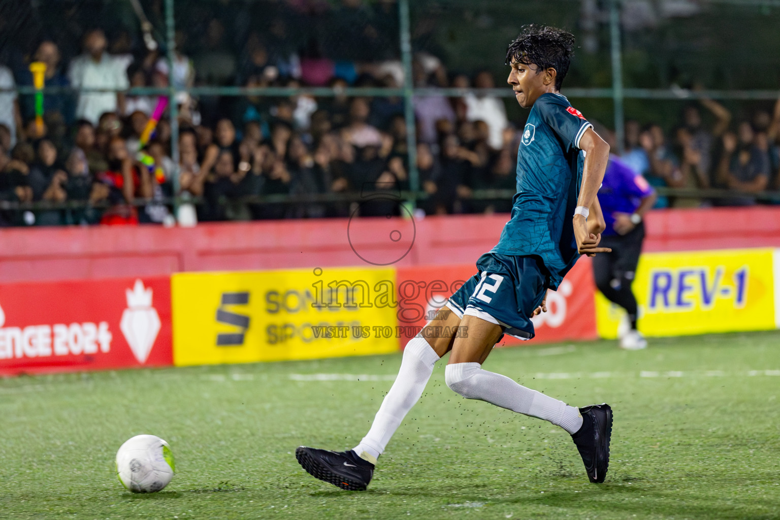 Sh. Kanditheemu VS R. Dhuvaafaru on Day 35 of Golden Futsal Challenge 2024 was held on Tuesday, 20th February 2024, in Hulhumale', Maldives 
Photos: Hassan Simah, / images.mv