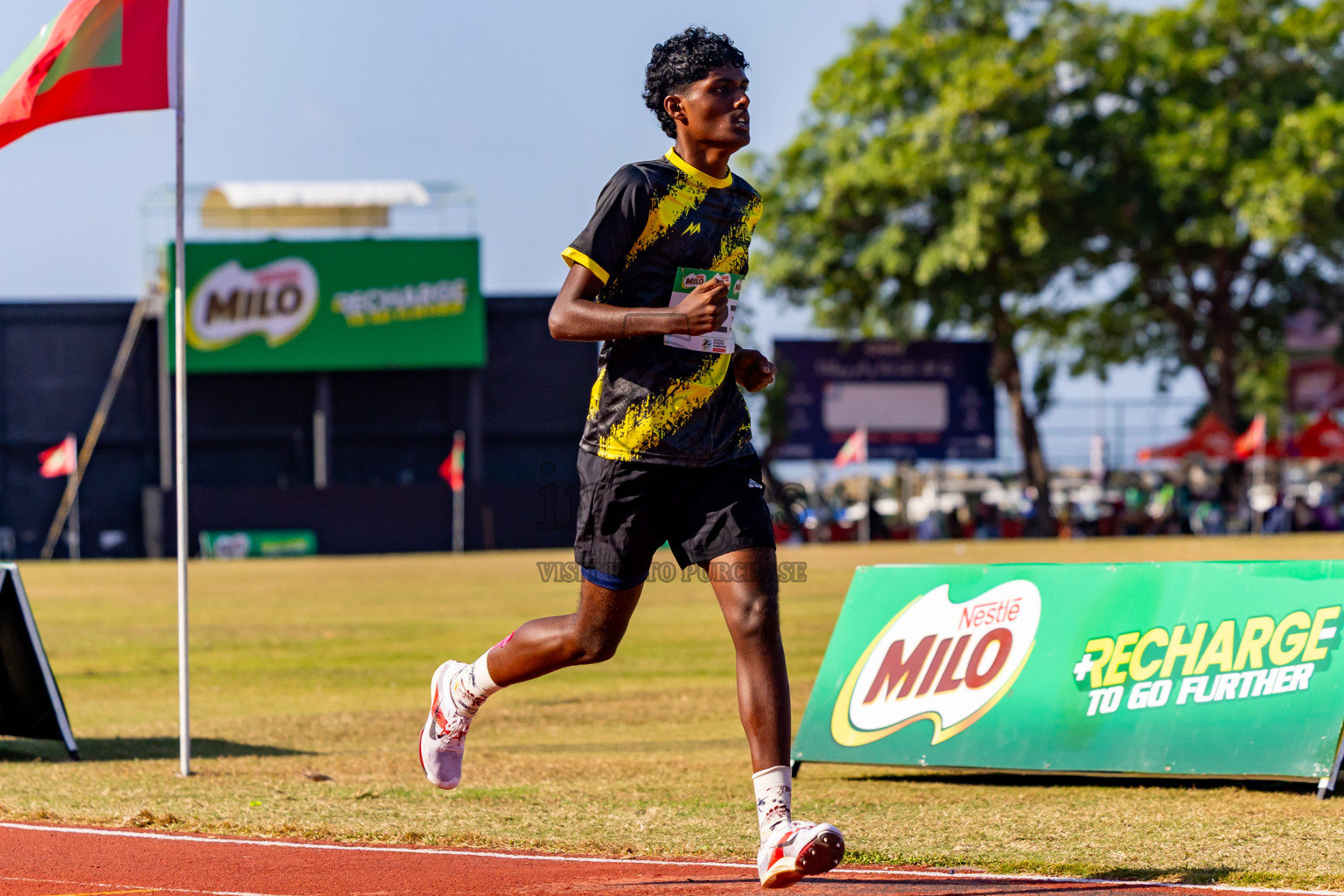 Day 3 of Inter-school Athletics Championship 2025 held in Ekuveni Synthetic Track, Male', Maldives on Wednesday, 08th October 2025. Photos by: Nausham Waheed / Images.mv