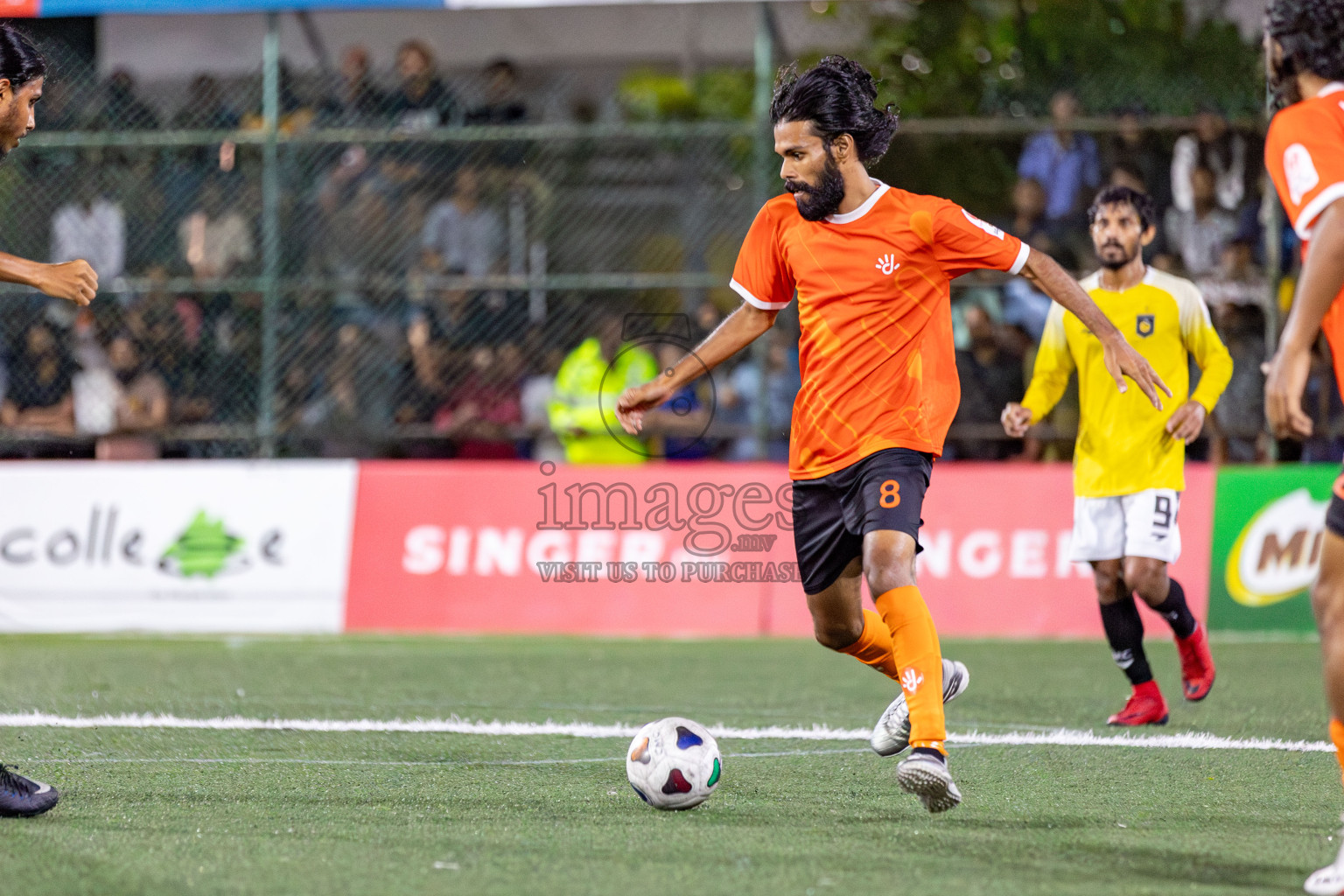 Dhiraagu vs RRC in Quarter Finals of Club Maldives Cup 2024 held in Rehendi Futsal Ground, Hulhumale', Maldives on Friday, 11th October 2024. 
Photos: Ismail Thoriq / images.mv