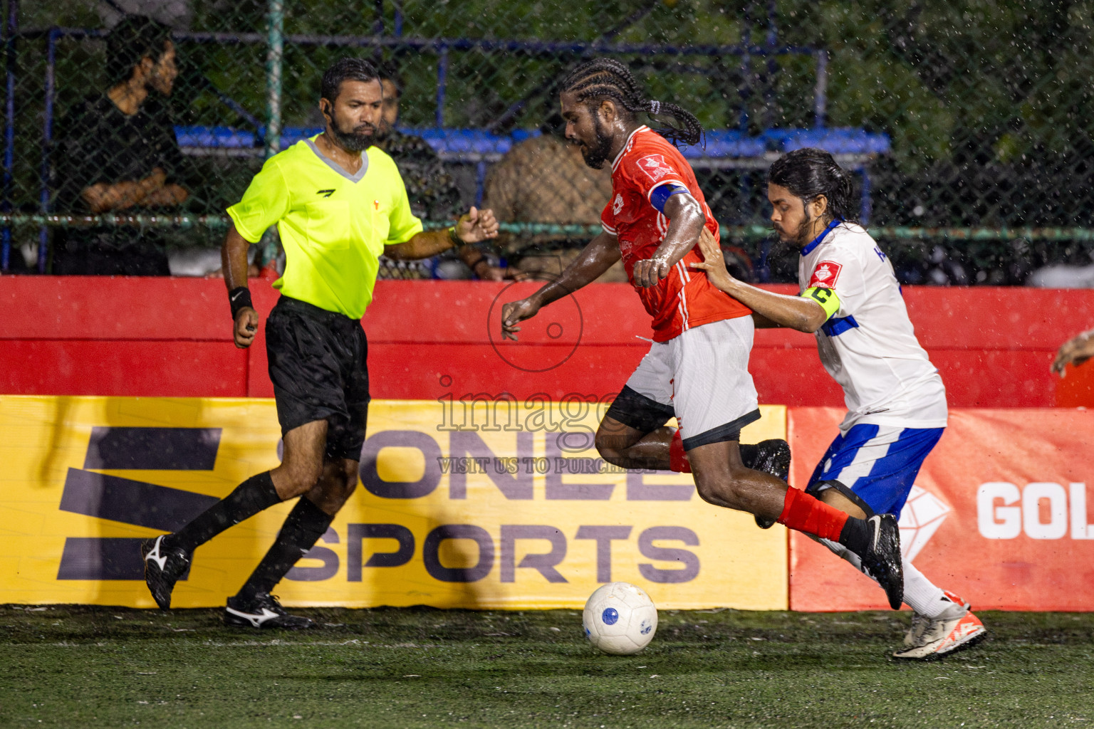 Th. Veymandoo VS Th. Kandoodhoo in Day 18 of Golden Futsal Challenge 2025 was held on Wednesday, 22nd January 2025, in Hulhumale', Maldives. Photos: Nausham Waheed / images.mv