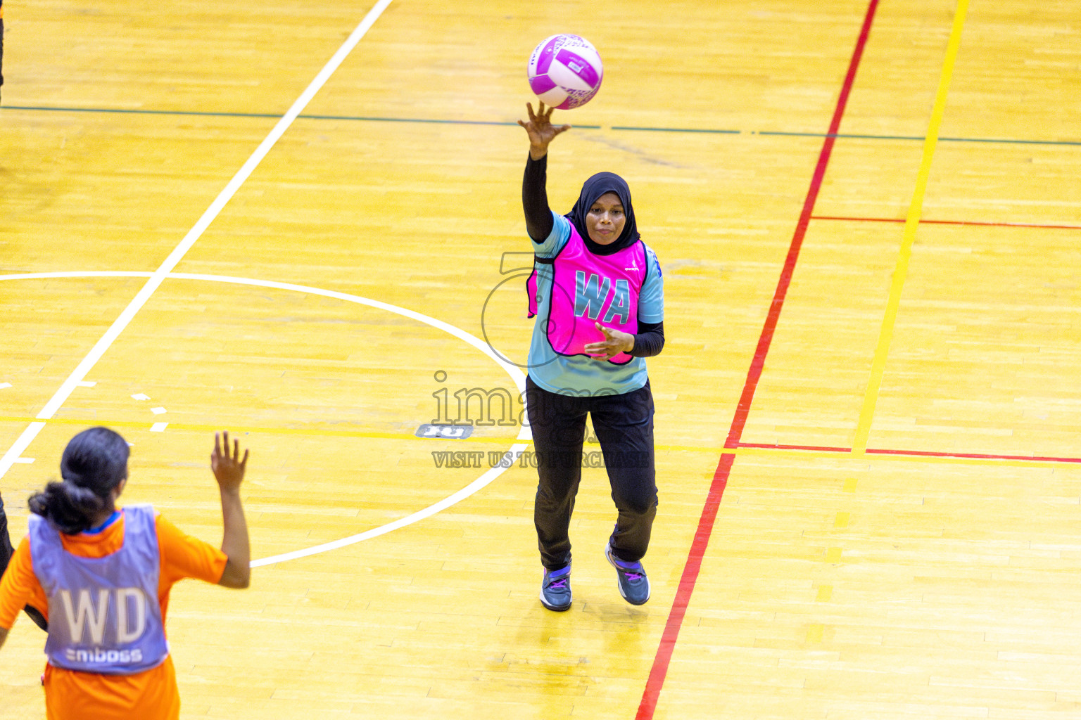 Invicto Sports Club vs MV Netters in Division 2 of National Netball Tournament 2025 held in Ekuveni Netball Court at Male', Maldives on Saturday, 24th May 2025. Photos: Hassan Simah / images.mv