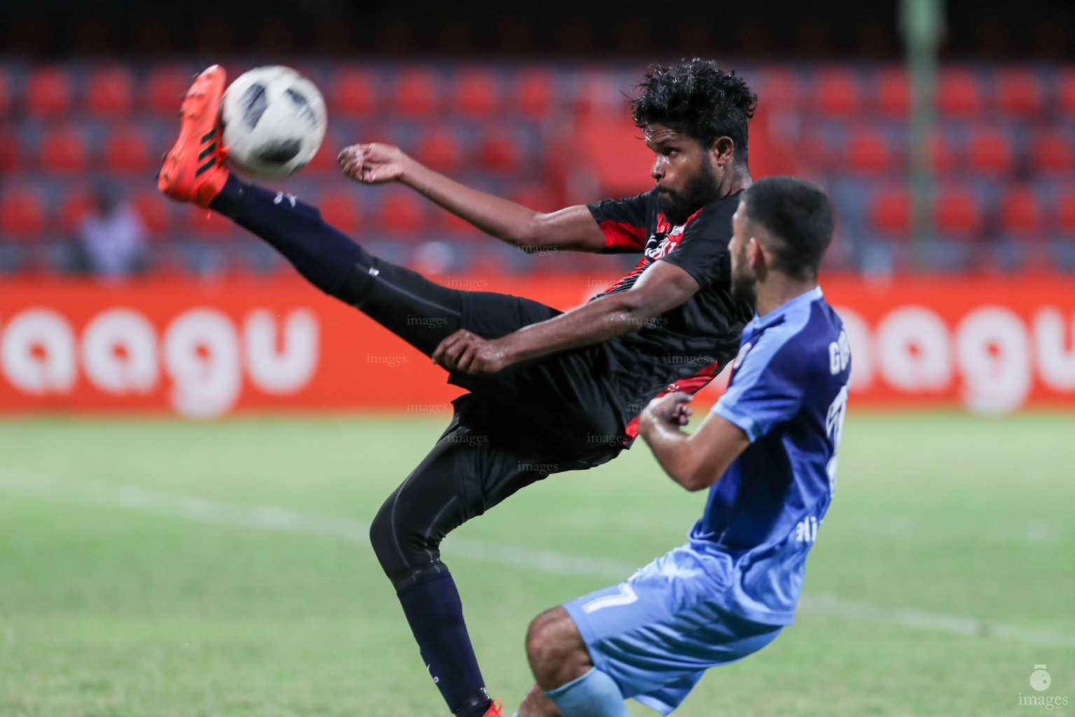 New Radiant SC vs Nilandhoo in Dhiraagu Dhivehi Premier League 2018 in Male, Maldives, Friday, October 12, 2018. (Images.mv Photo/Suadh Abdul Sattar)