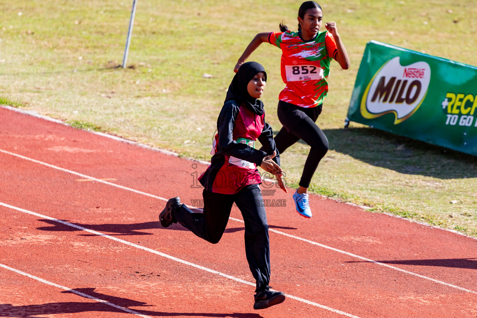 Day 1 of Inter-school Athletics Championship 2025 held in Ekuveni Synthetic Track, Male', Maldives on Monday, 06th October 2025. Photos by: Nausham Waheed / Images.mv