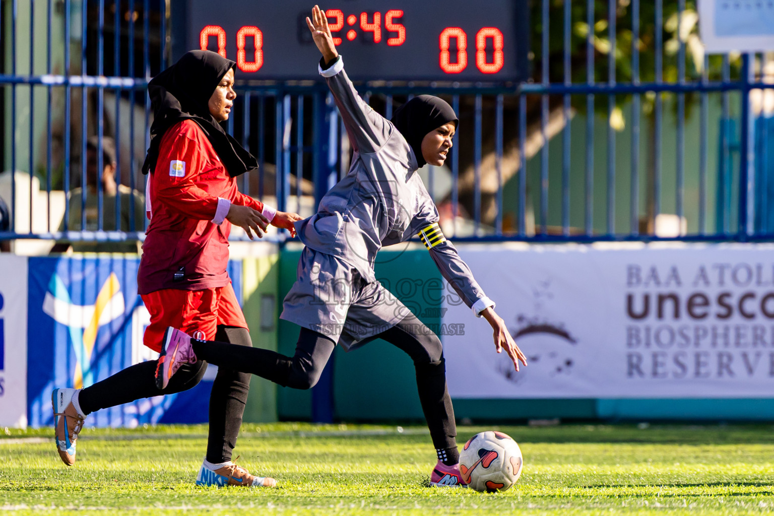 Dhonfan vs Kihaadhoo in Day 4 of Better in Baa Futsal Fiesta 2025 Woman's division held in B. Eydhafushi, Maldives on Sunday, 9th November 2025. Photos: Nausham Waheed / images.mv