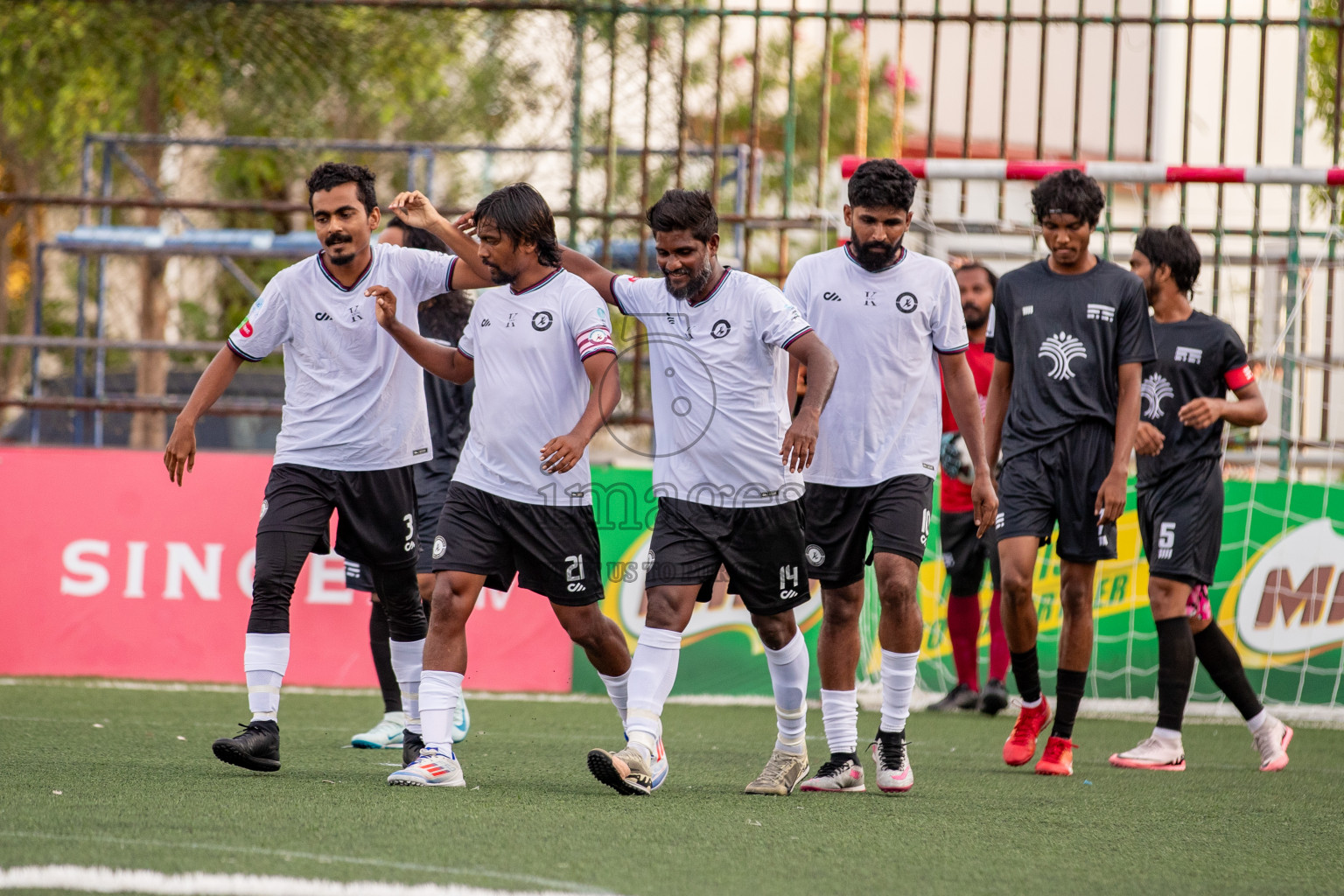 TRADENET VS KULHIVARU VUZARA CLUB in Club Maldives Classic 2024 held in Rehendi Futsal Ground, Hulhumale', Maldives on Friday, 6th September 2024. 
Photos: Hassan Simah / images.mv