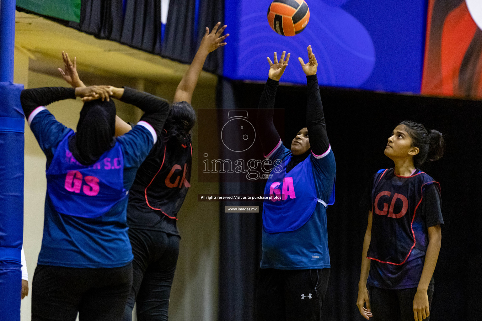 Xenith Sports Club vs Youth United Sports Club in the Milo National Netball Tournament 2022 on 18 July 2022, held in Social Center, Male', Maldives. Photographer: Shuu, Hassan Simah / Images.mv